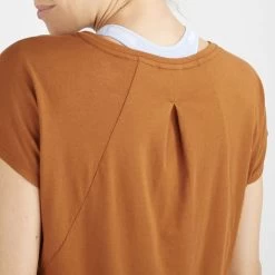 SALOMON ESSENTIAL SHAPED SS TEE W HONEY 22 5 SALOMON ESSENTIAL SHAPED SS TEE W HONEY 22 -Ski Equipment Store 9 100954 essential shaped ss tee w honey lc1700900 03